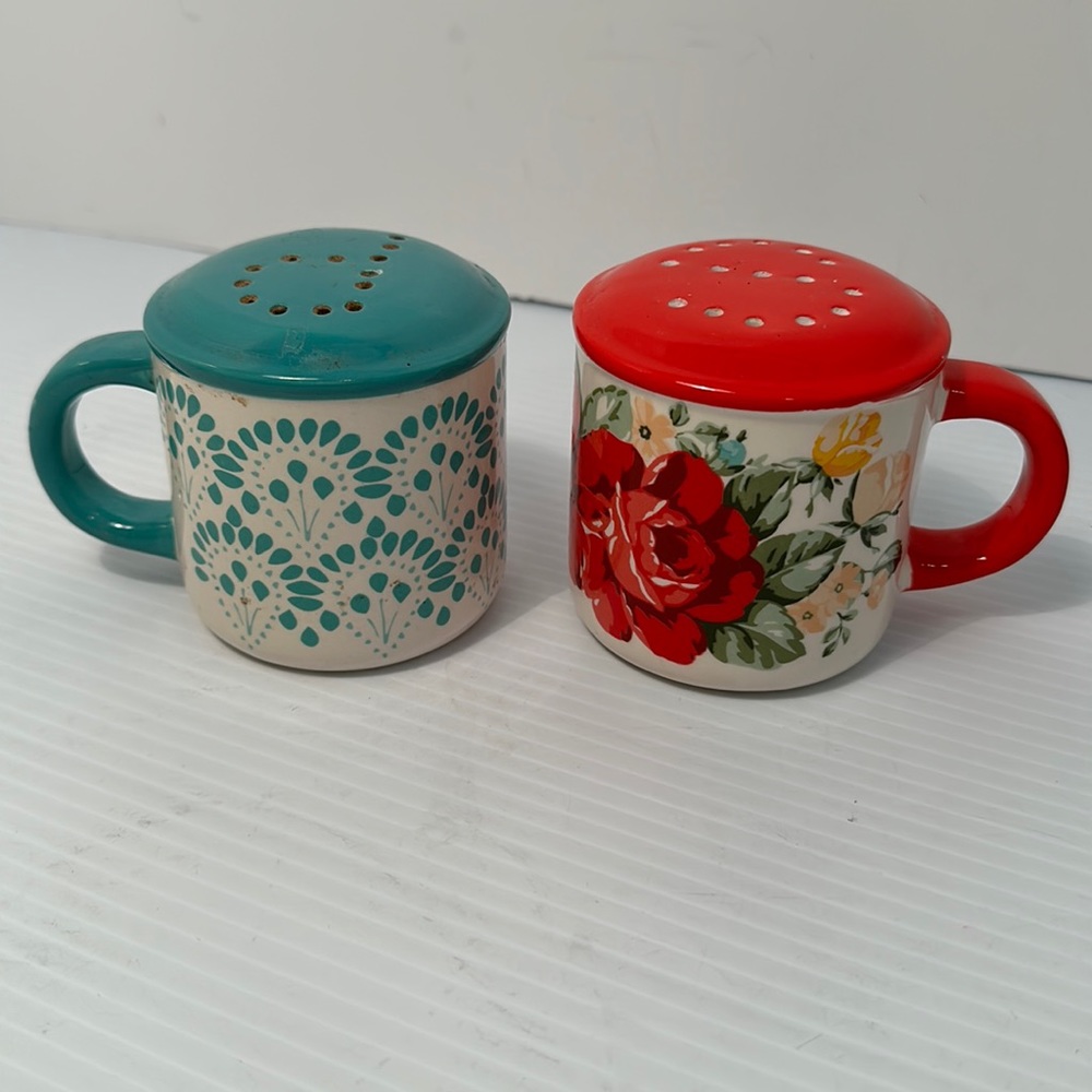 Pioneer woman salt and pepper 3 inches tall